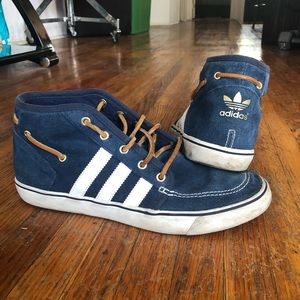 Blue sued men’s adidas with leather laces